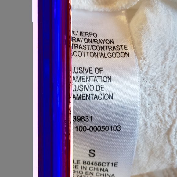 Democracy Brand Sleeveless Shirt with Handkerchief Hem Size Small - Picture 5 of 5